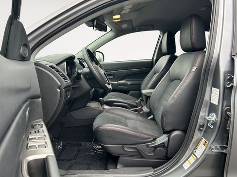 Used 2025 Mitsubishi Outlander Sport SE AWD/4WD image 6