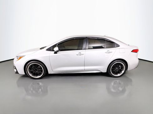 Used 2022 Toyota Corolla SE image 6