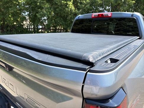 Used 2023 Chevrolet Colorado Z71 w/ Z71 Convenience Package 2 AWD/4WD image 13
