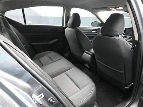 Used 2024 Nissan Altima 2.5 SV image 22