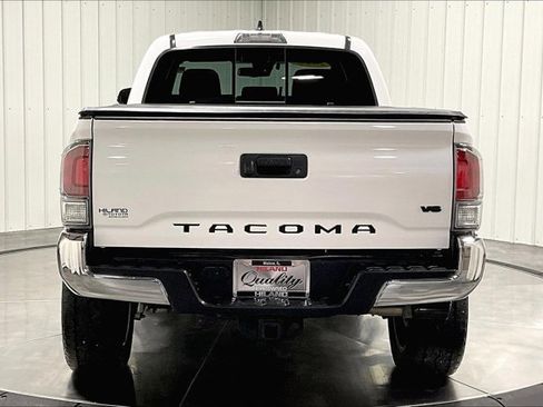 Used 2020 Toyota Tacoma TRD Off-Road w/ Blackout Package image 4