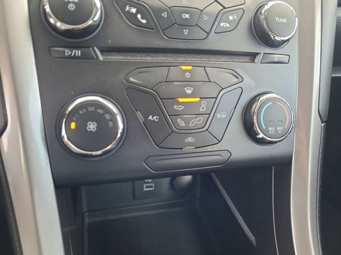 Used 2018 Ford Fusion SE FWD image 23