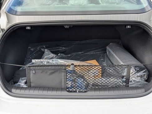 New 2025 Hyundai Ioniq 6 Limited image 3