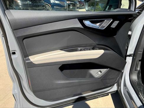 New 2026 Audi Q4 e-tron Premium image 10