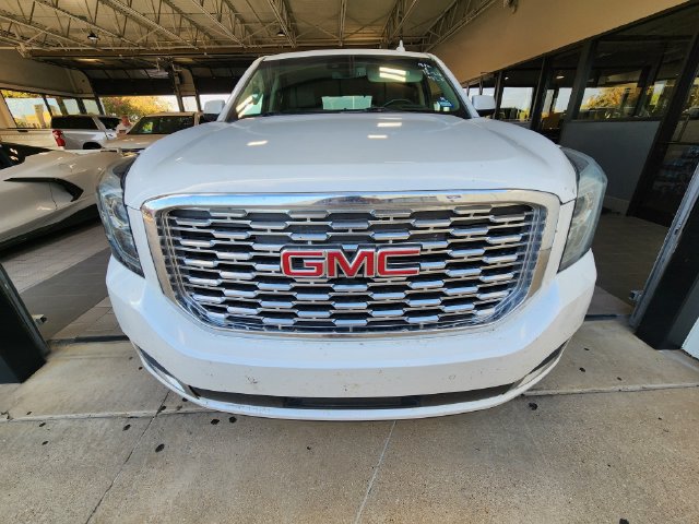 Used 2018 GMC Yukon Denali w/ Denali Ultimate Package AWD/4WD image 2