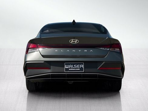 New 2026 Hyundai Elantra SE FWD image 5