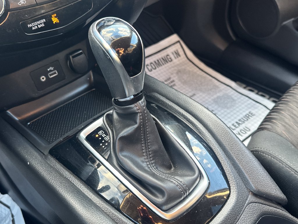 Used 2018 Nissan Rogue SV w/ Premium Package AWD/4WD image 15