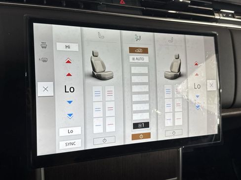 New 2025 Land Rover Range Rover SE image 16