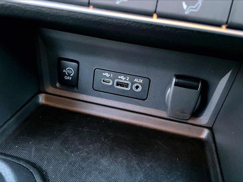 Used 2025 Nissan Sentra SV image 30