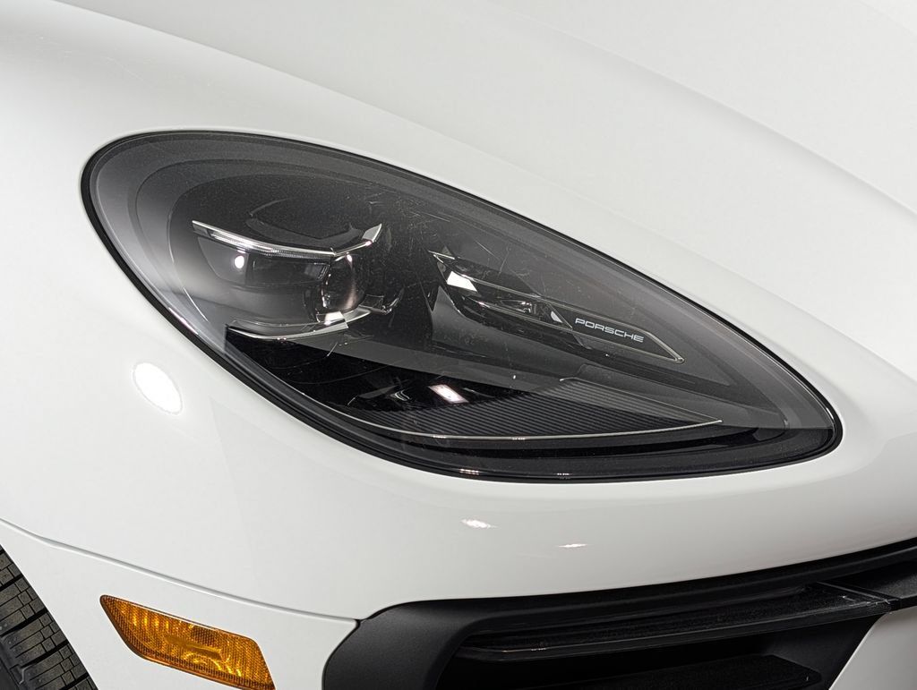 New 2026 Porsche Macan AWD/4WD image 15