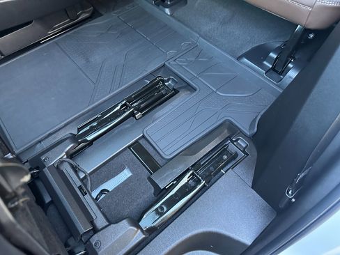 Used 2022 Chevrolet Tahoe High Country image 24