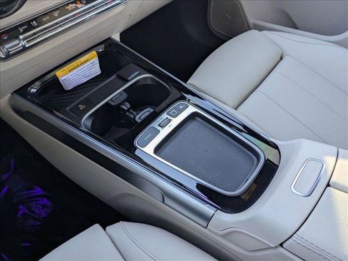 Certified 2025 Mercedes-Benz GLB 250 image 12