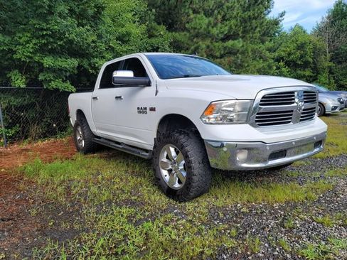 Used 2017 RAM 1500 Big Horn RWD image 3