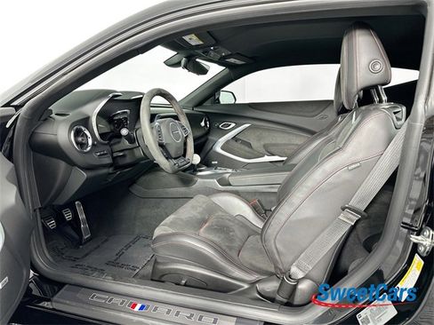 Used 2022 Chevrolet Camaro ZL1 image 9