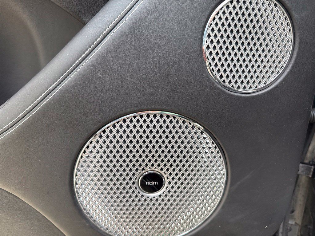 Used 2022 Bentley Bentayga AWD/4WD image 20