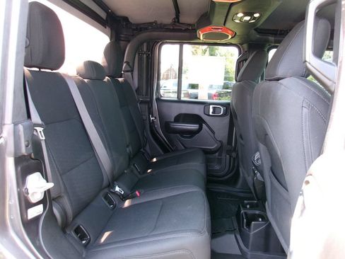 Certified 2021 Jeep Gladiator Sport AWD/4WD image 10