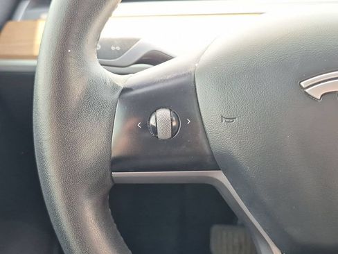 Used 2021 Tesla Model Y Long Range AWD/4WD image 19