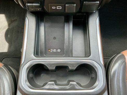 Used 2020 Chevrolet Silverado 2500 High Country w/ Technology Package AWD/4WD image 37