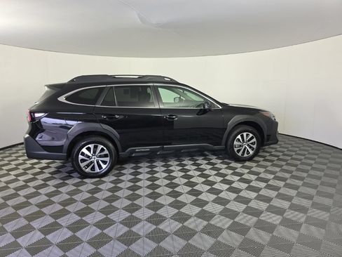 Used 2024 Subaru Outback Premium AWD/4WD image 6