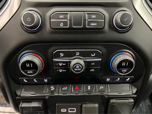 Used 2021 Chevrolet Silverado 2500 LTZ w/ LTZ Convenience Package image 24