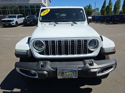Used 2024 Jeep Wrangler Unlimited Sahara w/ Technology Group AWD/4WD image 8