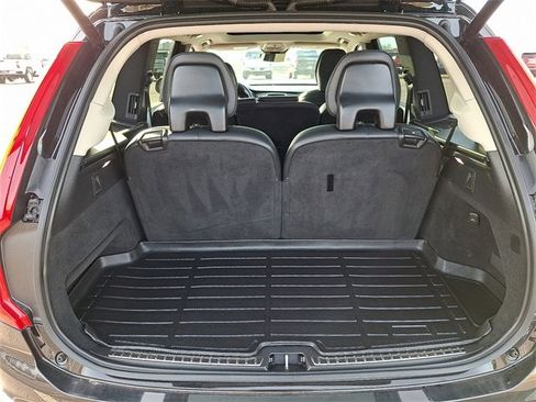 Used 2023 Volvo XC90 B6 Plus image 28