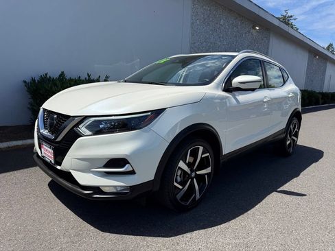 Certified 2022 Nissan Rogue Sport SL w/ Premium Package AWD/4WD image 1