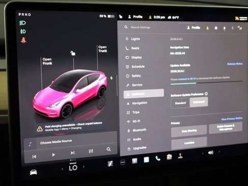 Used 2023 Tesla Model Y Performance AWD/4WD image 31