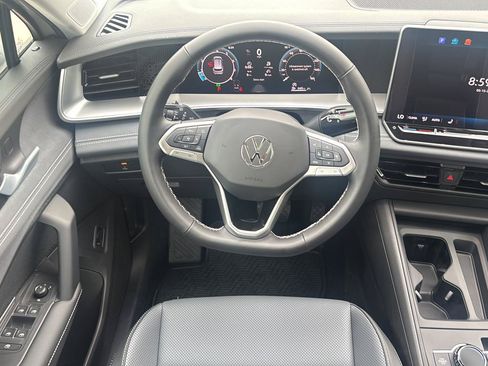 New 2026 Volkswagen Tiguan SE AWD/4WD image 18