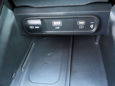 Certified 2024 Kia Telluride SX Prestige w/ Towing Package AWD/4WD image 11