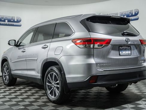 Used 2019 Toyota Highlander XLE w/ Protection Package #3 image 4