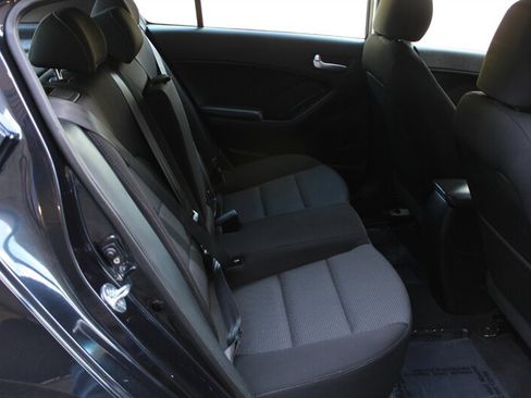 Used 2018 Kia Forte LX image 16