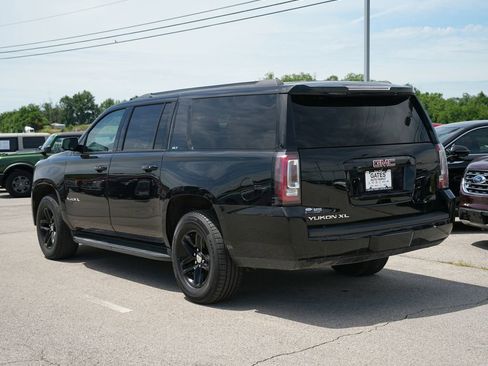Used 2019 GMC Yukon XL SLT w/ Open Road Package AWD/4WD image 7