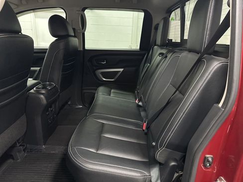 Used 2017 Nissan Titan PRO-4X w/ Pro-4x Convenience Package AWD/4WD image 33
