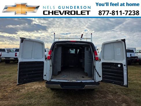 Used 2017 Chevrolet Express 3500 Work Van image 7