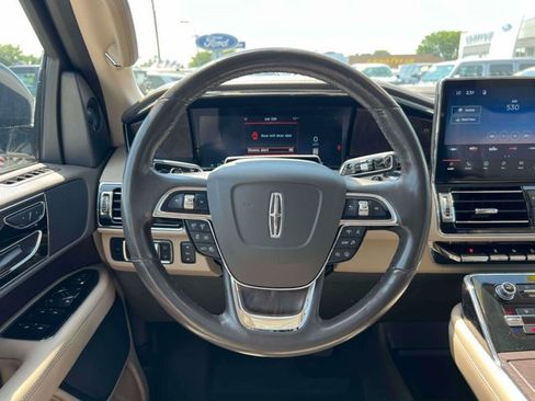 Used 2024 Lincoln Navigator Premiere AWD/4WD image 14
