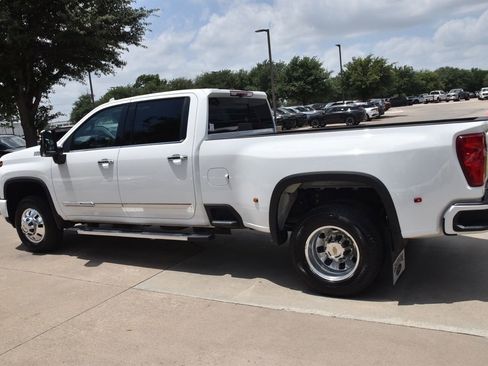 Used 2024 Chevrolet Silverado 3500 High Country w/ High Country Premium Package AWD/4WD image 11