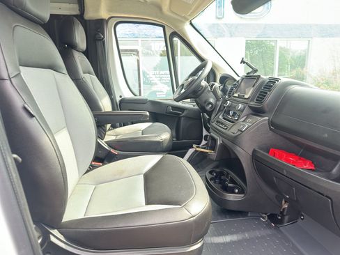 Used 2025 RAM ProMaster 2500 w/ Convenience Group FWD image 11