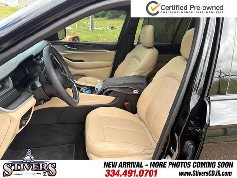 Certified 2025 Jeep Grand Cherokee Limited w/ Luxury Tech Group II RWD image 12