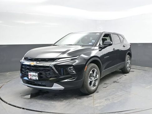 Used 2025 Chevrolet Blazer LT FWD image 8