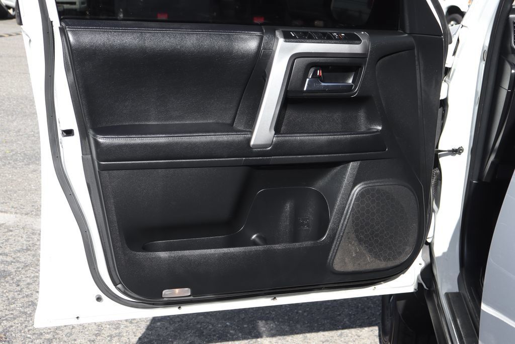 Used 2021 Toyota 4Runner SR5 AWD/4WD image 16