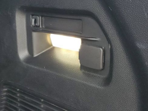 Used 2021 Ford Explorer XLT w/ Equipment Group 202A AWD/4WD image 9