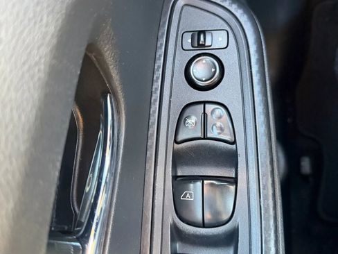 Used 2021 Nissan Versa SV image 23