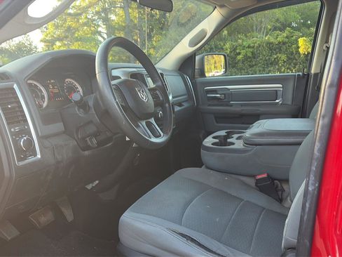 Used 2019 RAM 1500 Classic SLT image 4