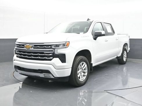 Used 2026 Chevrolet Silverado 1500 RST AWD/4WD image 3
