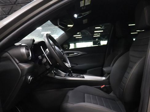 Used 2024 Alfa Romeo Tonale Ti image 10