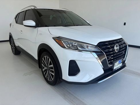 Used 2023 Nissan Kicks SV FWD image 11
