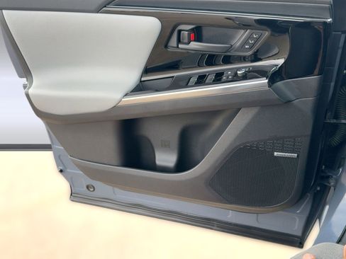 Used 2023 Subaru Solterra AWD image 21