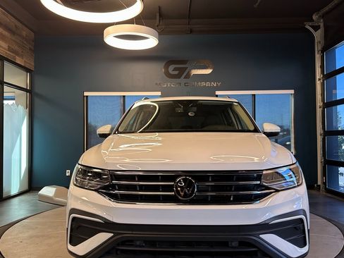 Used 2024 Volkswagen Tiguan SE image 8