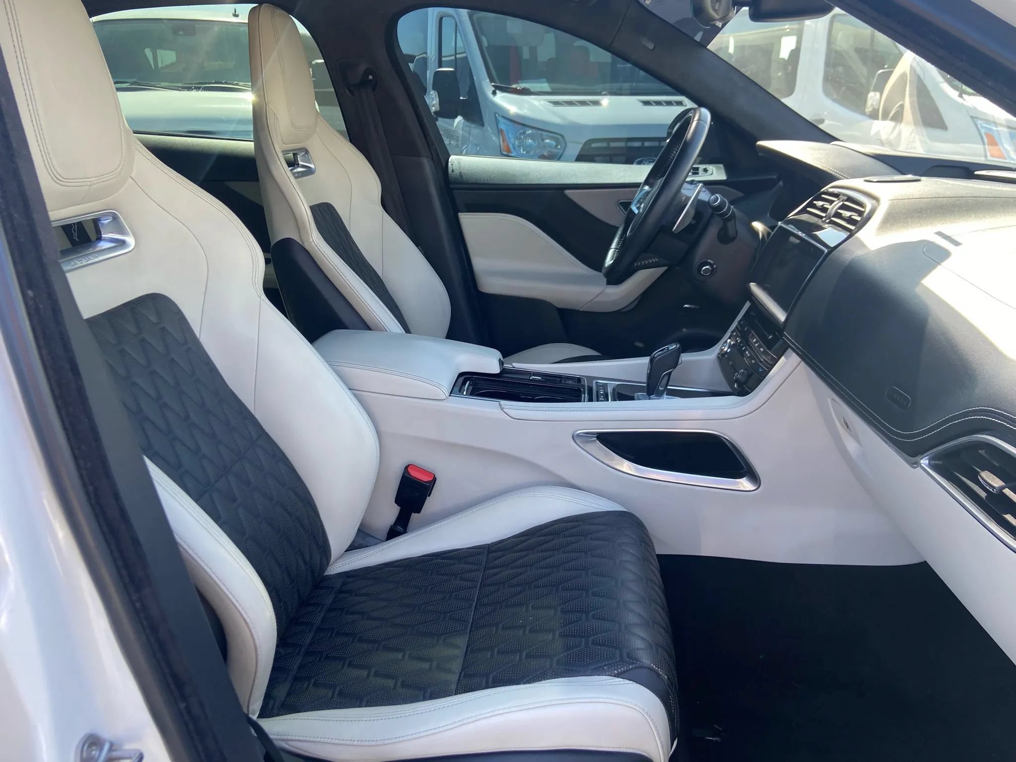 Used 2020 Jaguar F-PACE SVR AWD/4WD image 17